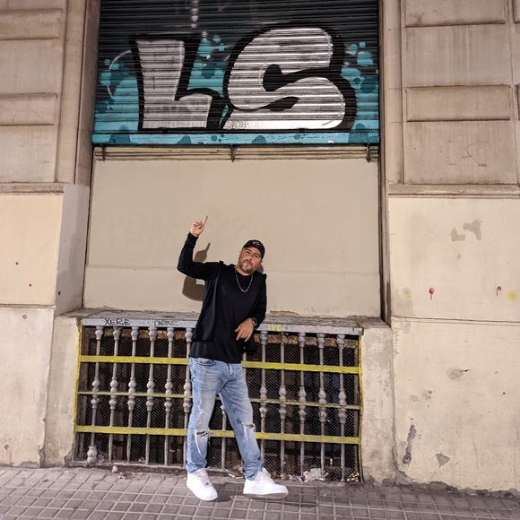 Meet your Posher, Lee - Picture 1 of 1